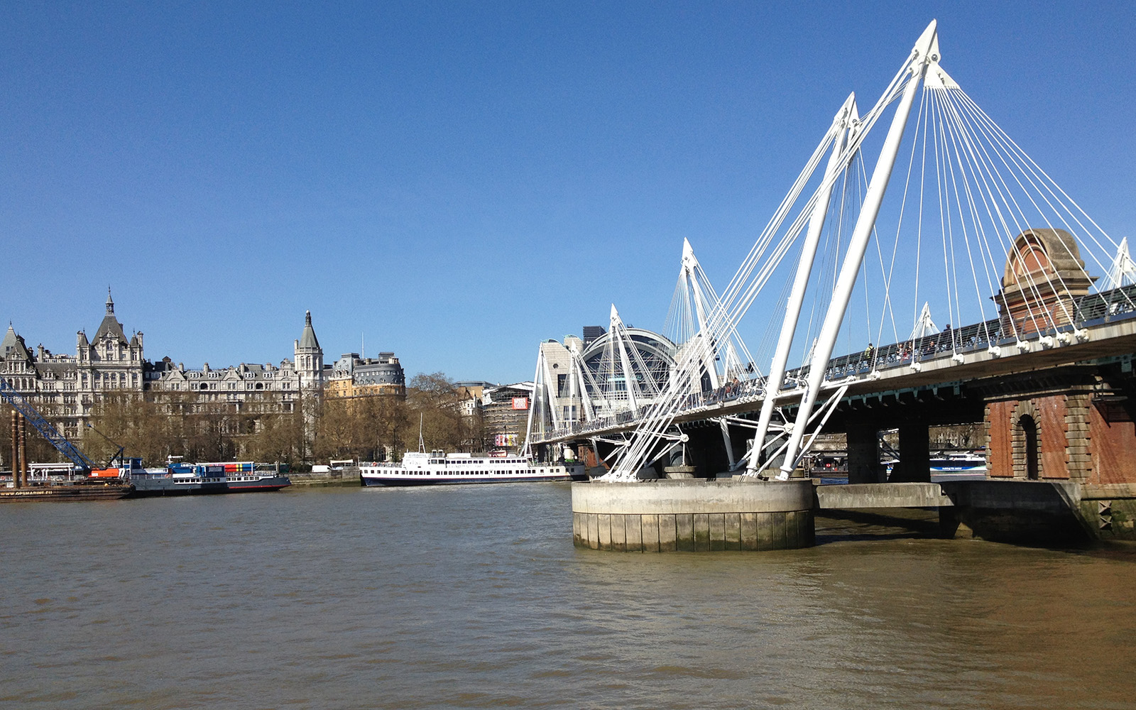 Fullscreen Hungerford Bridge And Golden Jubilee Bridges2