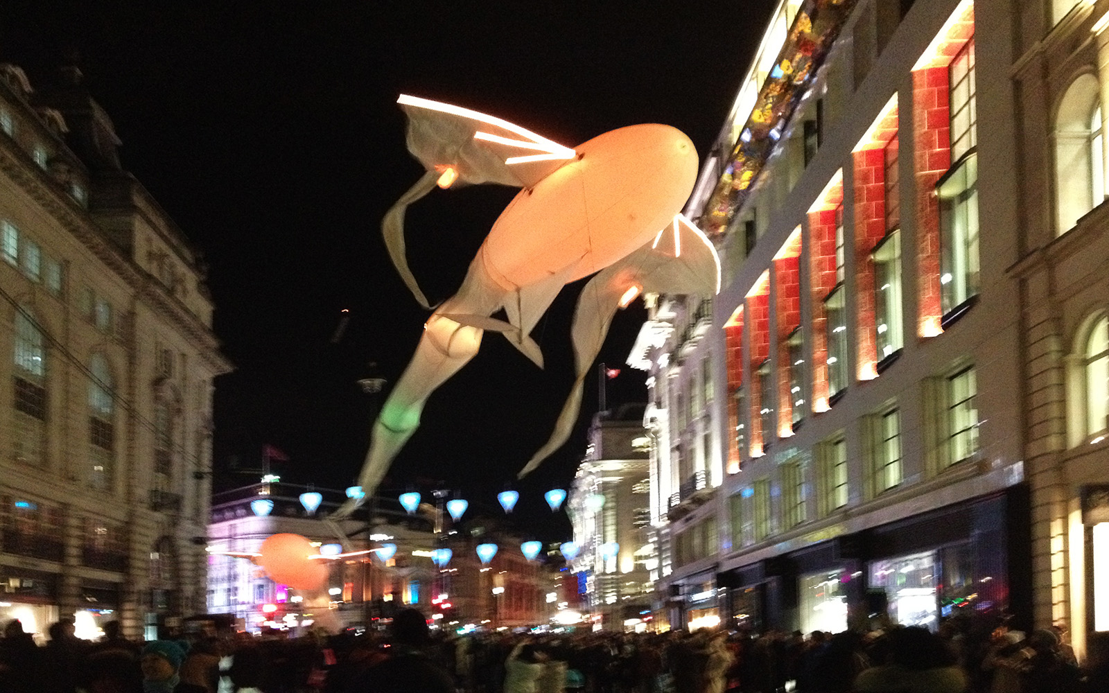 Piccadilly Street London, Lumiere